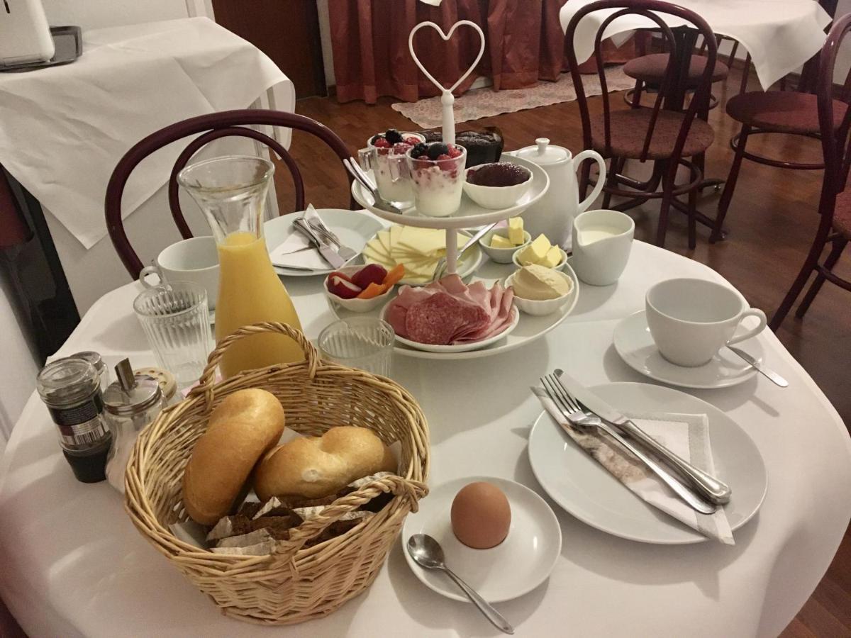 ウィーン ペンション レーナー Bed & Breakfast エクステリア 写真